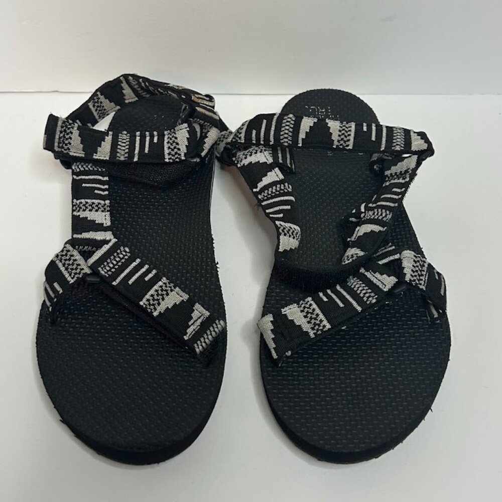 Time and True Strappy Sandals 10